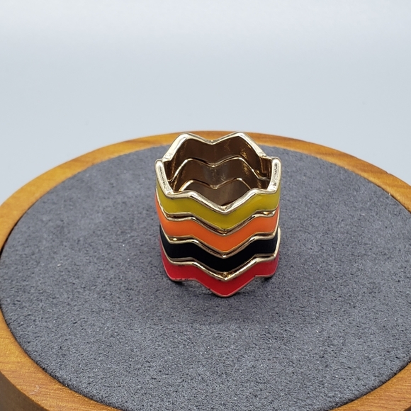 Mark. Ringmasters Rings - Picture 3 of 5